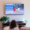 Cod. 142 Smart TV Motorola 43" FHD 43MKNFHD / Google TV / HDR / Wi-FI 5 &amp; Bluetooth / Google Cast / Dise&ntilde;o Sin Bodes (Bisel Met&aacute;lico) / Control remoto por voz - 4