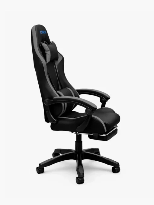Cod. 1203 Silla Gamer Potenzza Black/Grey / Almohada cabeza y zona lumbar / reclinable 120&ordm; / Rotaci&oacute;n 360&deg; / Reposapi&eacute;s retr&aacute;ctil