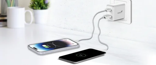 Cod. 164 Cargador de pared Genius PD-20AC 20W (Carga rápida) / dual 2*puertos 3.0 CC 5 V/3 A (1*puerto USB-A + 1*puerto USB-C) / blanco